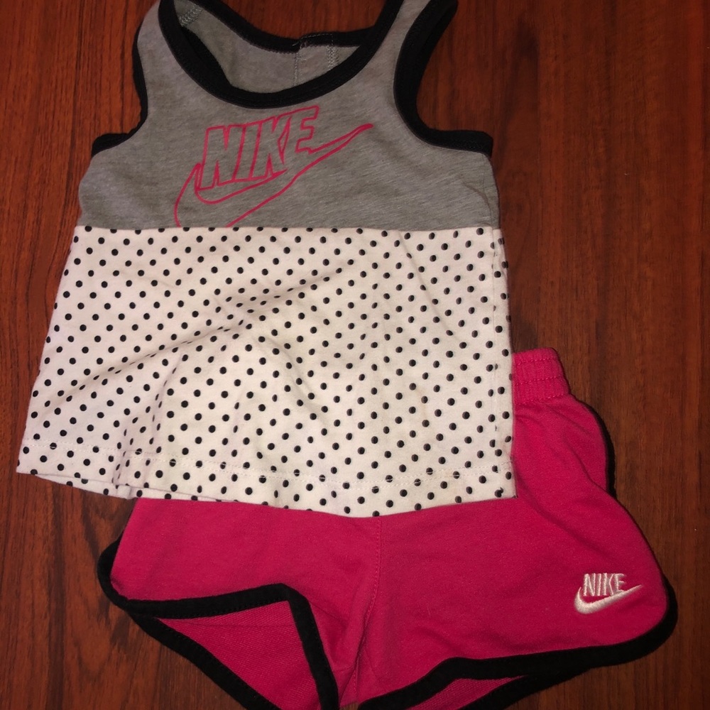 Nike infants athletic set
